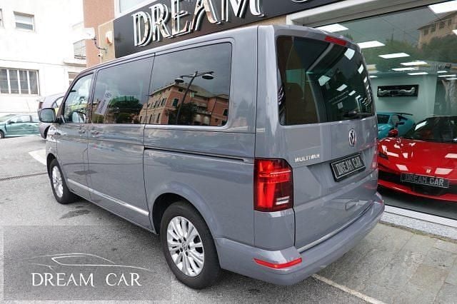 Usata VW Multivan Generation Six 150 CV (110 kW) 2022 Grigio Monovolume