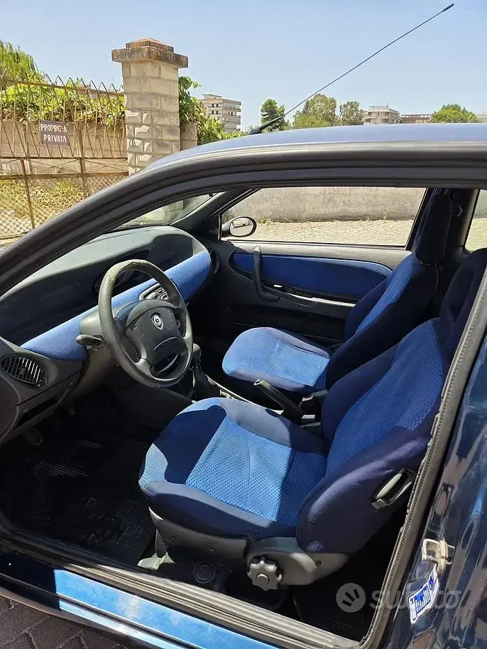 Usata Lancia Ypsilon 60 CV (44 kW) 2001 Utilitaria