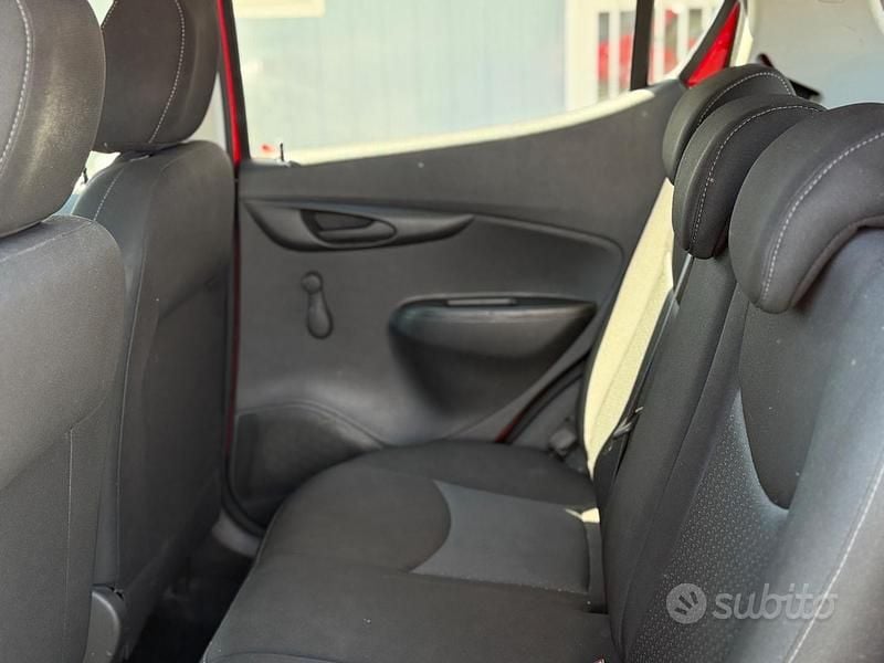 Usata Opel Karl Innovation 75 CV (55 kW) 2016 Rosso Utilitaria