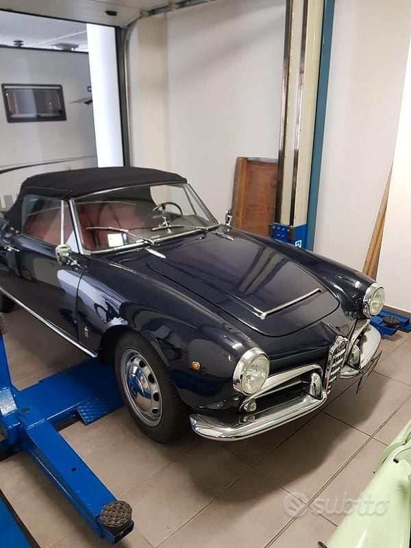 Usata 1960 Alfa Romeo Giulia Spider Cabrio | 50.000 € - Immagine 1/3