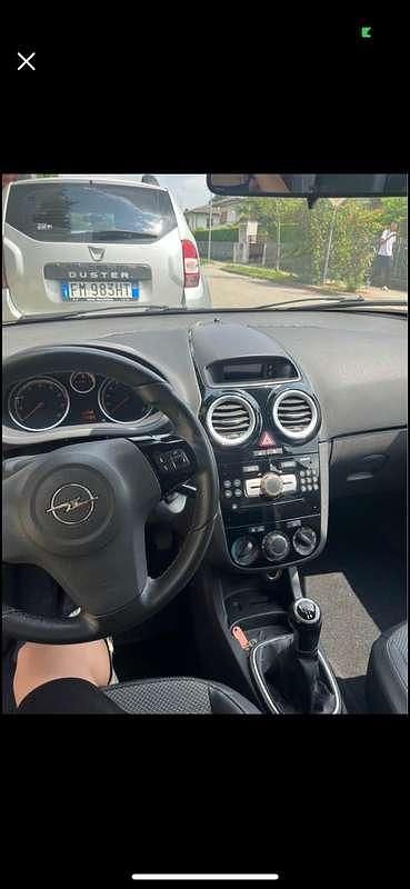 Usata Opel Corsa Enjoy 90 CV (66 kW) 2007 Berlina