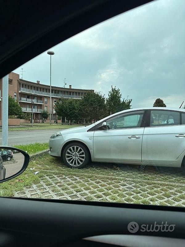 Grigio Usata 2012 Fiat Bravo Due volumi | 4000 € (Buon prezzo) - Immagine 1/4