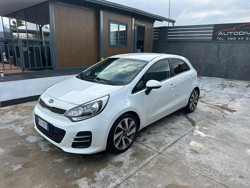 Usata Kia Rio 90 CV (66 kW) 2016 Bianco Utilitaria