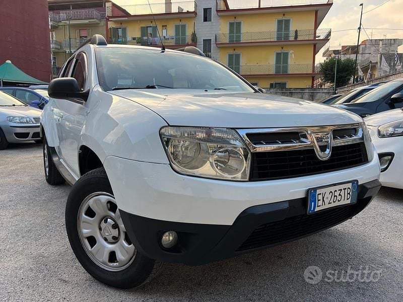 Occasion Dacia Duster Lauréate 110 ch (80 kW) 2011 Blanc SUV