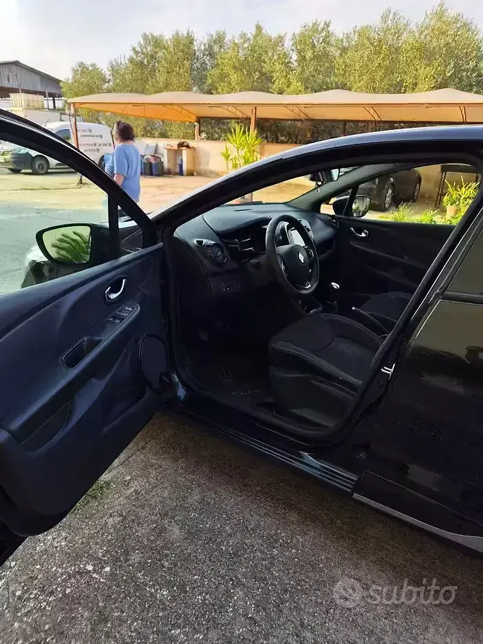 Usata Renault Clio 75 CV (55 kW) 2019 Nero Utilitaria