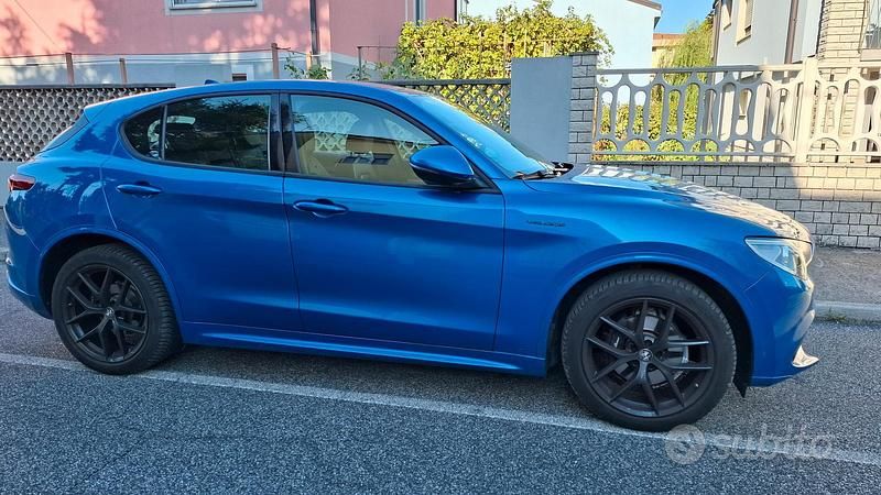 Usata Alfa Romeo Stelvio Veloce 210 CV (154 kW) 2020 Blu SUV