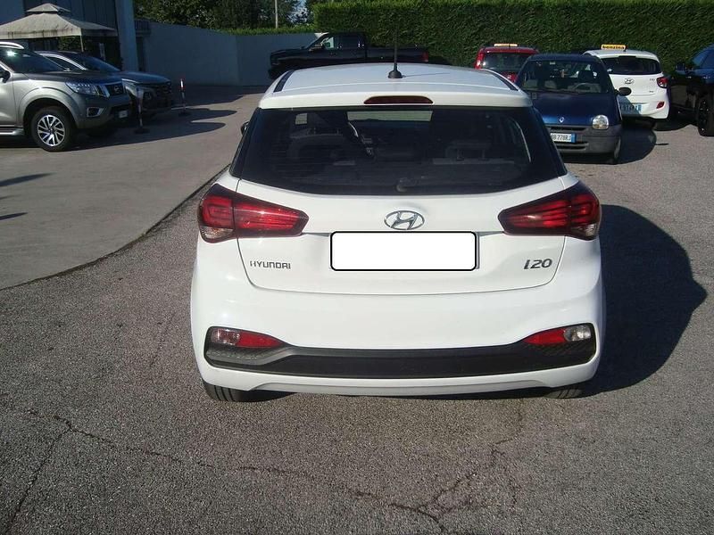Usata Hyundai i20 75 CV (55 kW) 2019 Bianco Utilitaria