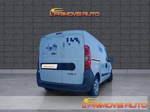 Usata Fiat Doblò 95 CV (69 kW) 2010 Bianco Monovolume