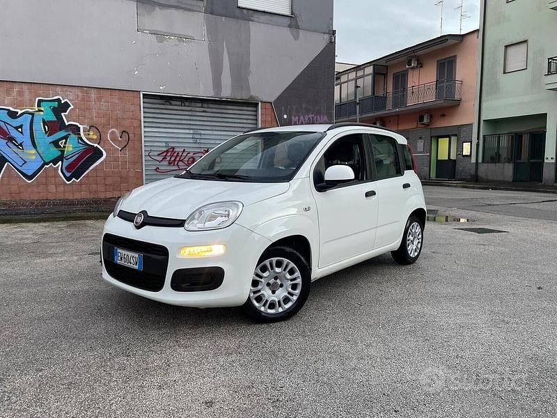 Usata Fiat Panda Lounge 74 CV (54 kW) 2015 Bianco Utilitaria