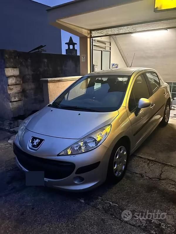 Usata Peugeot 207 70 CV (51 kW) 2006 Grigio Berlina