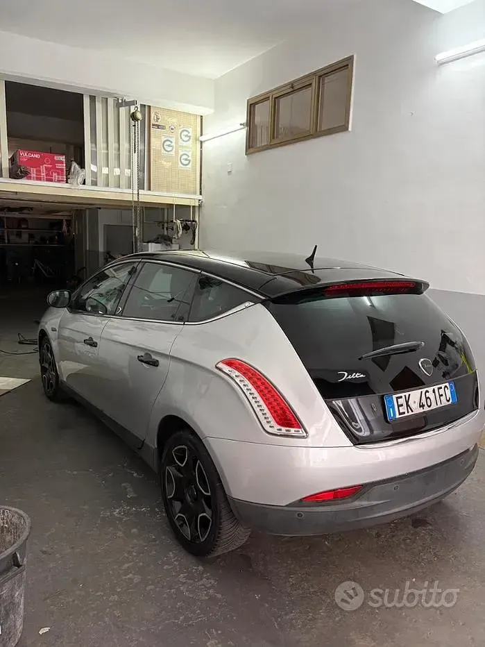Usata Lancia Delta Silver 105 CV (77 kW) 2011 Grigio Utilitaria