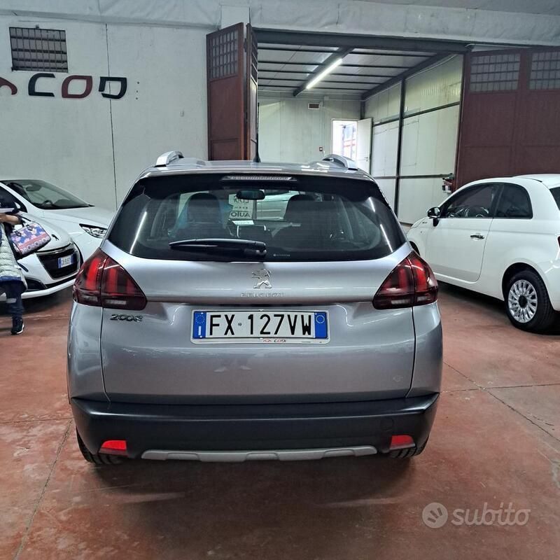 Usata Peugeot 2008 105 CV (77 kW) 2019 Grigio SUV