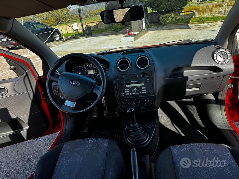Usata Ford Fiesta 2006 Utilitaria