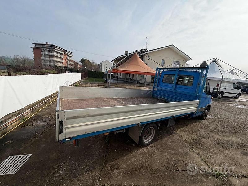 Occasion Iveco Daily 86 ch (63 kW) 2001 Bleue