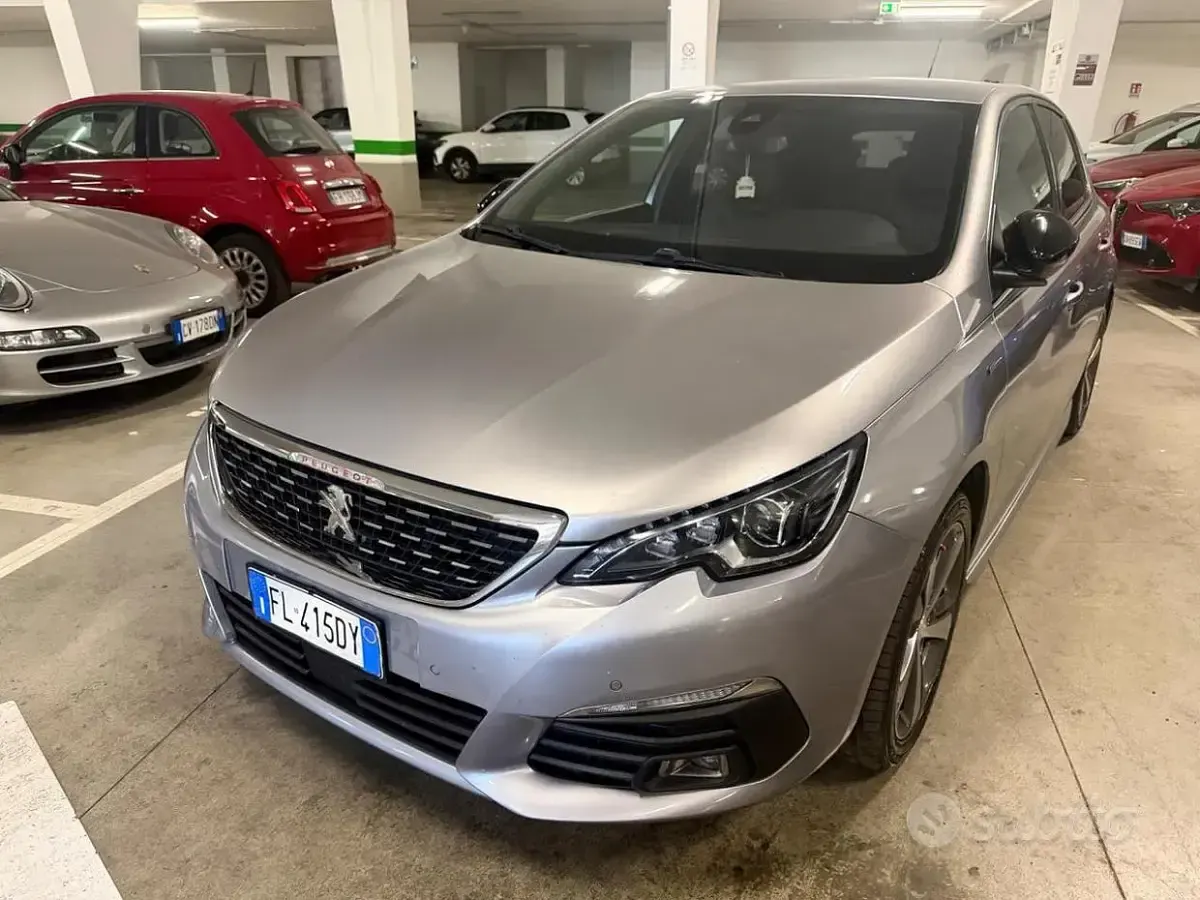 Usata Peugeot 308 GT-line 120 CV (88 kW) 2017 Argento Berlina