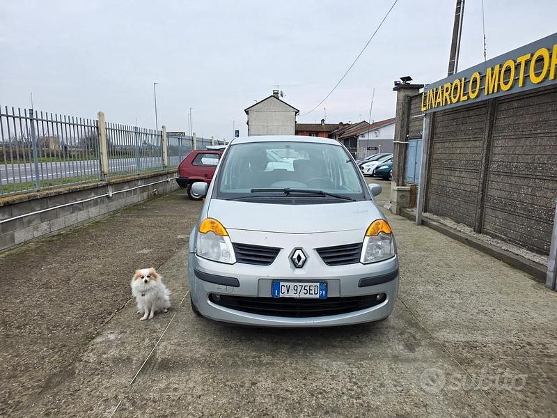 Usata Renault Modus Luxe 70 CV (51 kW) 2005 Grigio Monovolume