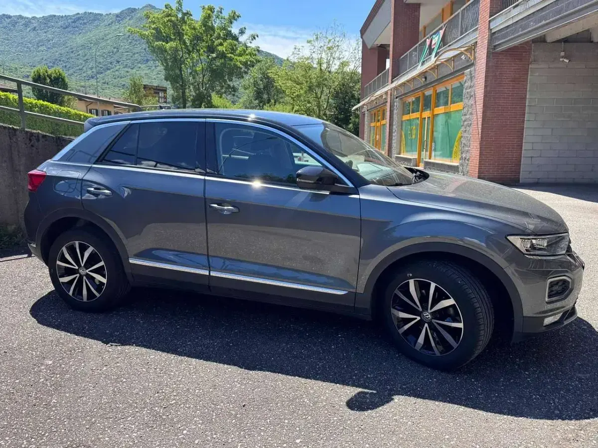 Usata VW T-Roc 116 CV (85 kW) 2019 Grigio SUV