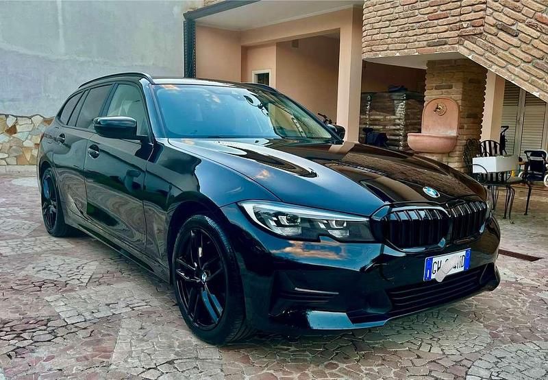 Usata BMW 318 150 CV (110 kW) 2022 Nero Station wagon