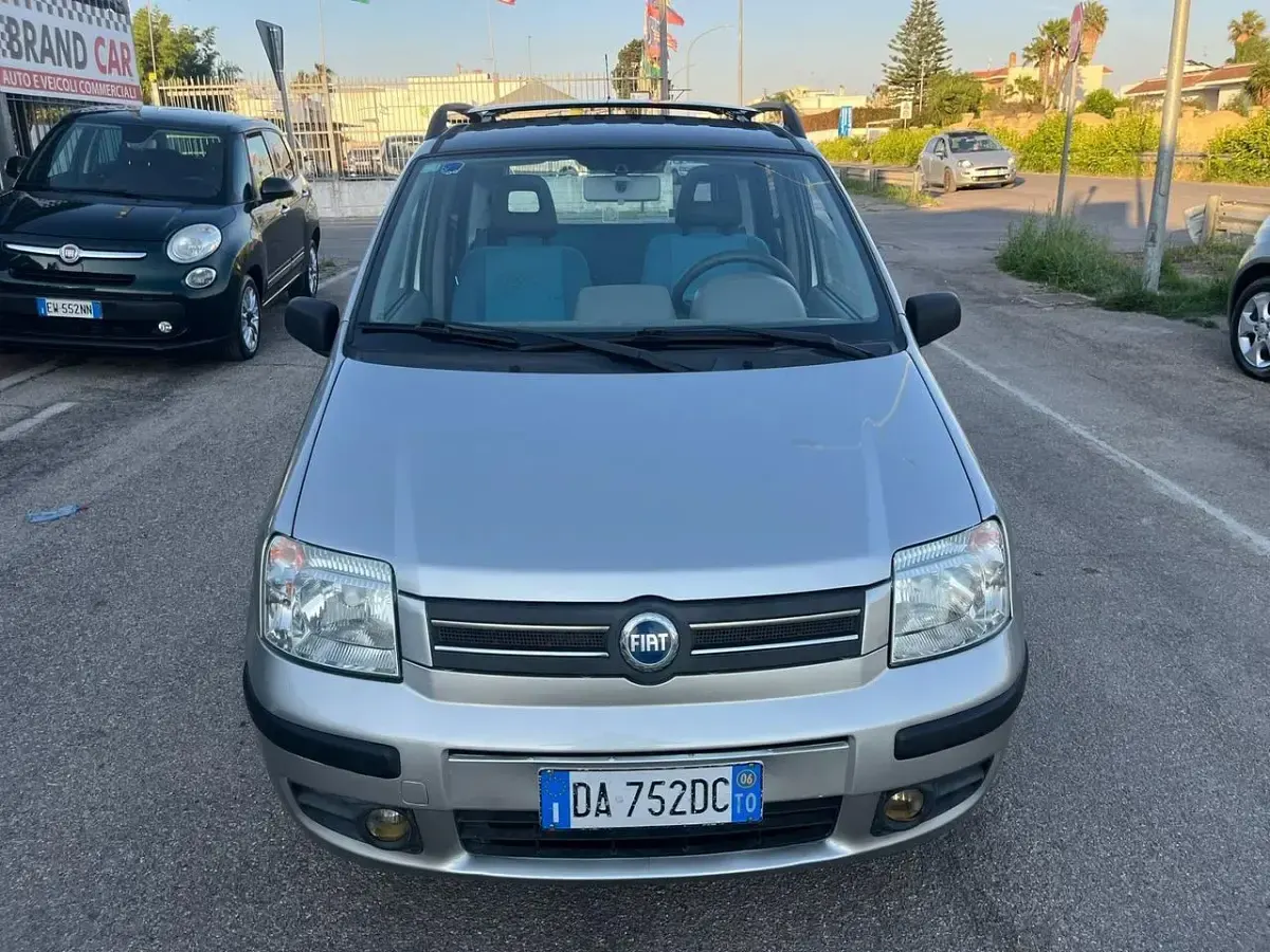 Usata Fiat Panda Emotion 60 CV (44 kW) 2006 Argento Utilitaria