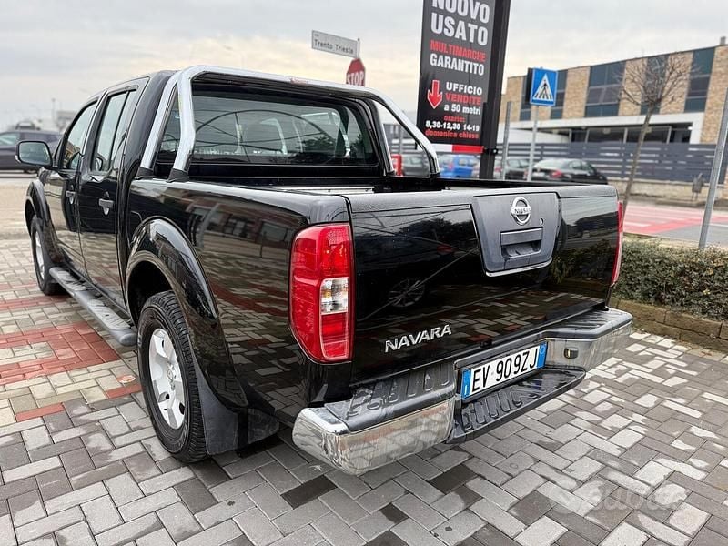 Usata Nissan Navara 190 CV (139 kW) 2014 Nero Pick-up