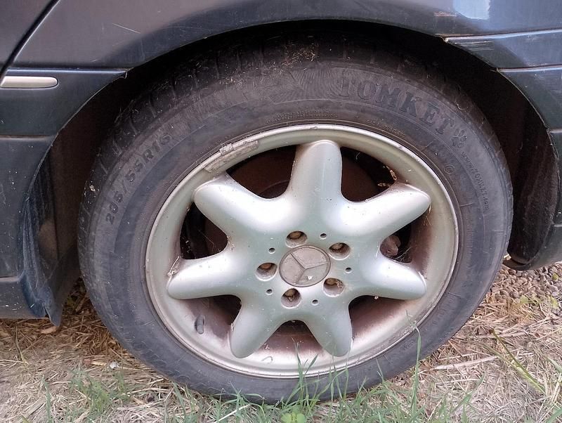 Usata 2002 Mercedes C270 Tre volumi | 1500 € - Immagine 1/4