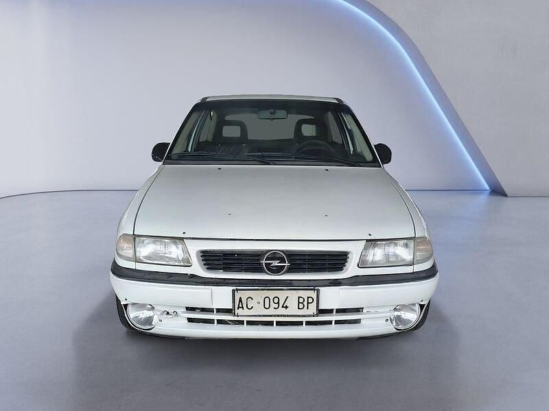Usata Opel Astra 149 CV (109 kW) 1995 Bianco Berlina