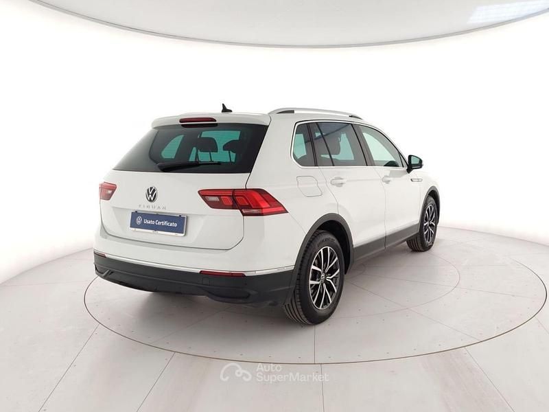 Usata VW Tiguan Life 131 CV (96 kW) 2021 Bianco SUV