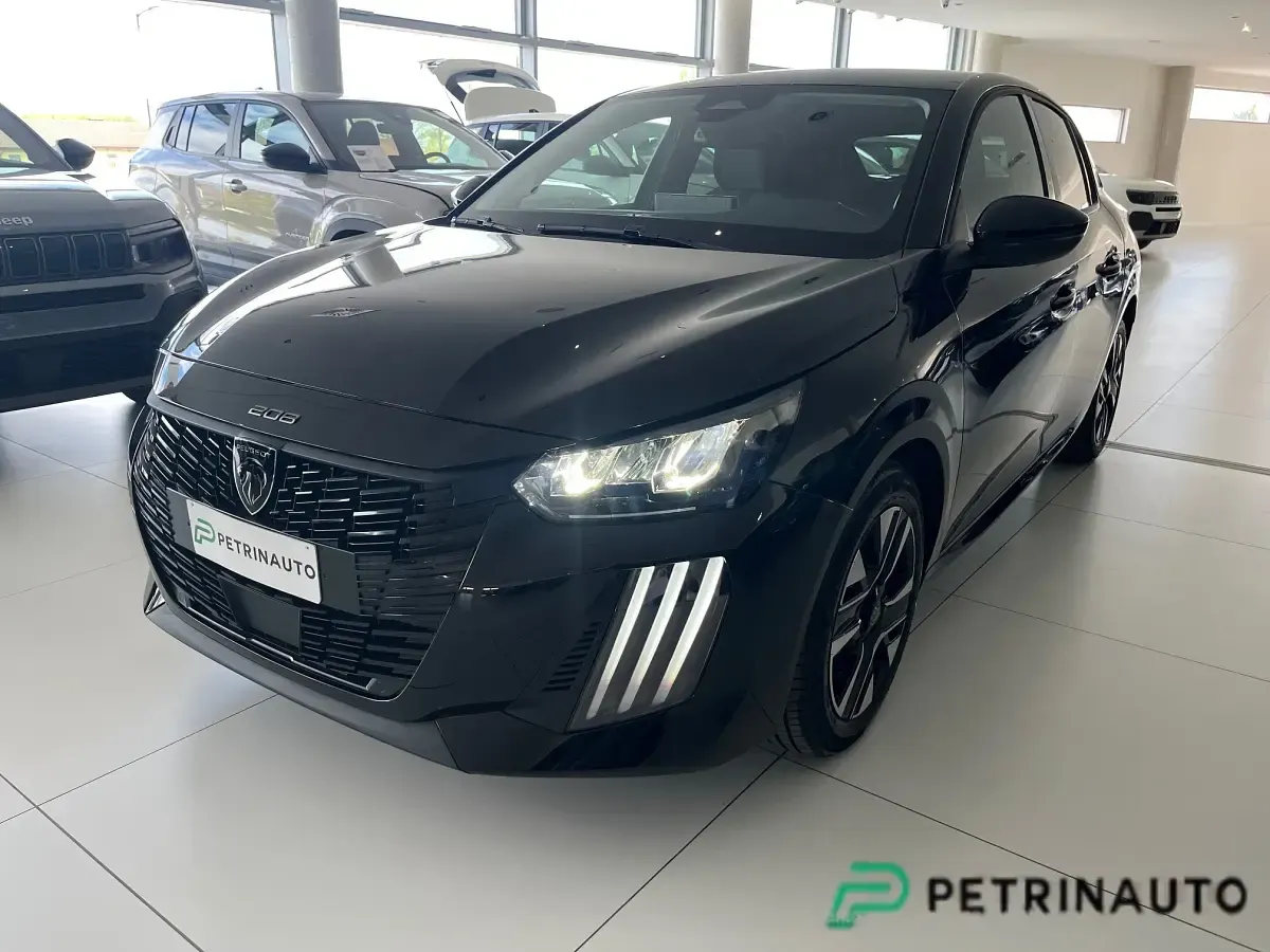 Usata Peugeot 208 101 CV (74 kW) 2026 Utilitaria