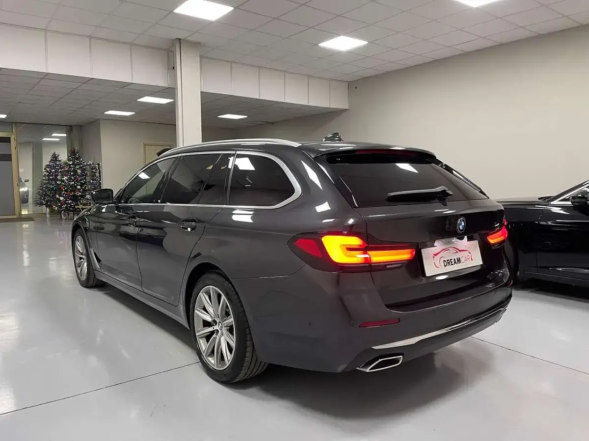 Usata BMW 518 Luxury Line 190 CV (139 kW) 2021 Grigio Station wagon