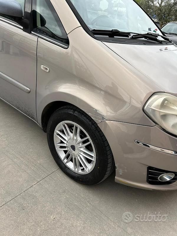 Usata Lancia Musa 90 CV (66 kW) 2008 Monovolume