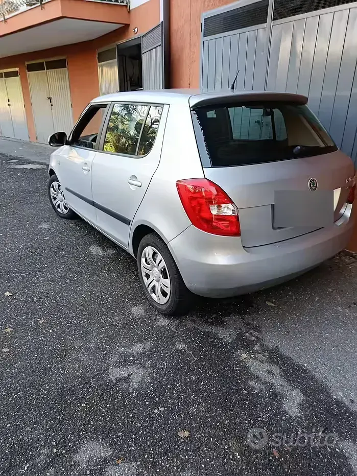 Usata Skoda Fabia 75 CV (55 kW) 2011 Berlina
