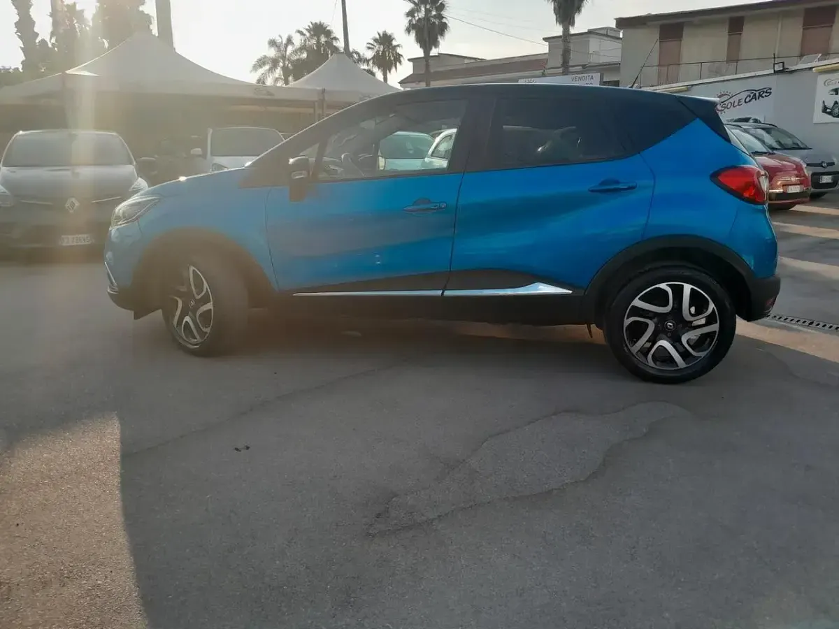 Usata Renault Captur Zen 90 CV (66 kW) 2017 Bluazzurro SUV