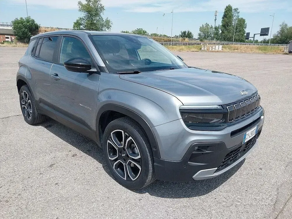 Usata Jeep Avenger Summit 101 CV (74 kW) 2025 Grigio SUV