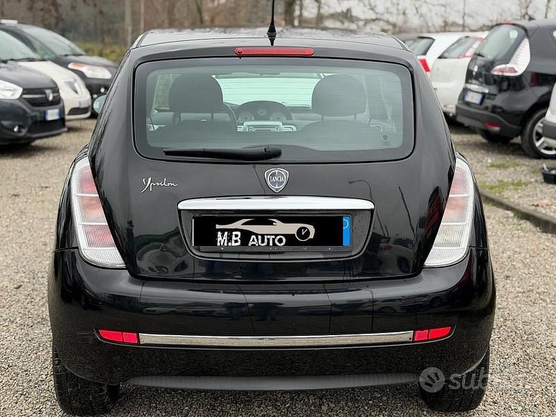 Usata Lancia Ypsilon 69 CV (50 kW) 2012 Nero Utilitaria