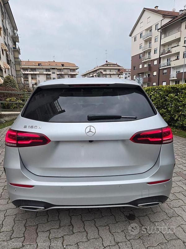 Usata Mercedes B180 AMG 116 CV (85 kW) 2019 Grigio Utilitaria