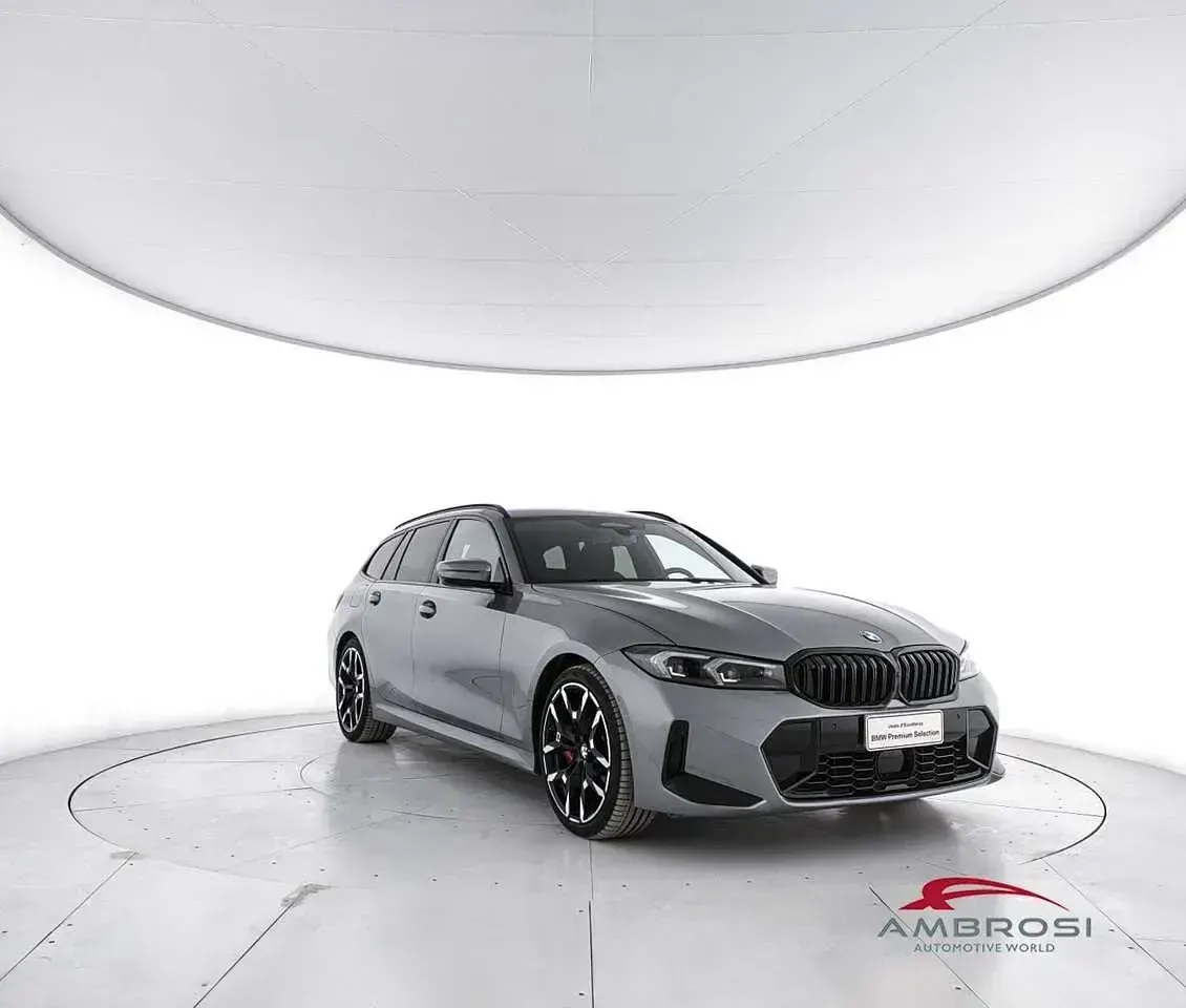 Begagnad BMW 320 M Sport 190 HK (139 kW) 2025 Grå Kombi