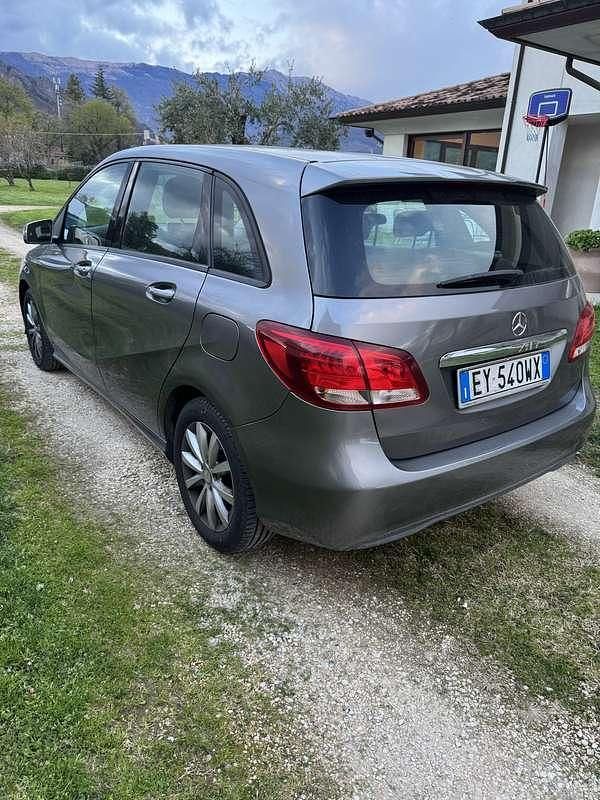 Usata Mercedes B180 109 CV (80 kW) 2015 Utilitaria