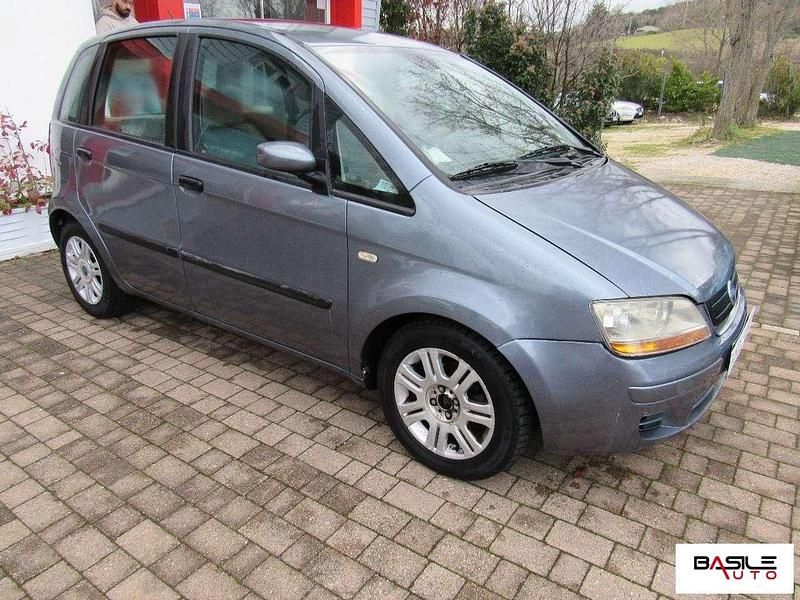 Usata Fiat Idea Emotion 70 CV (51 kW) 2004 Blu Monovolume