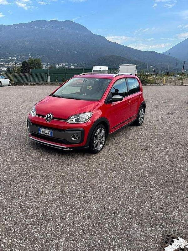 Usata VW up! 2019 Rosso Utilitaria