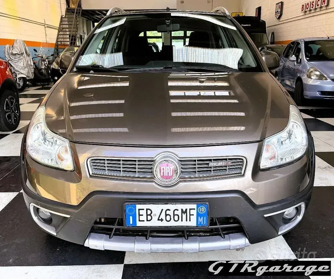 Usata Fiat Sedici Emotion 135 CV (99 kW) 2010 Grigio SUV