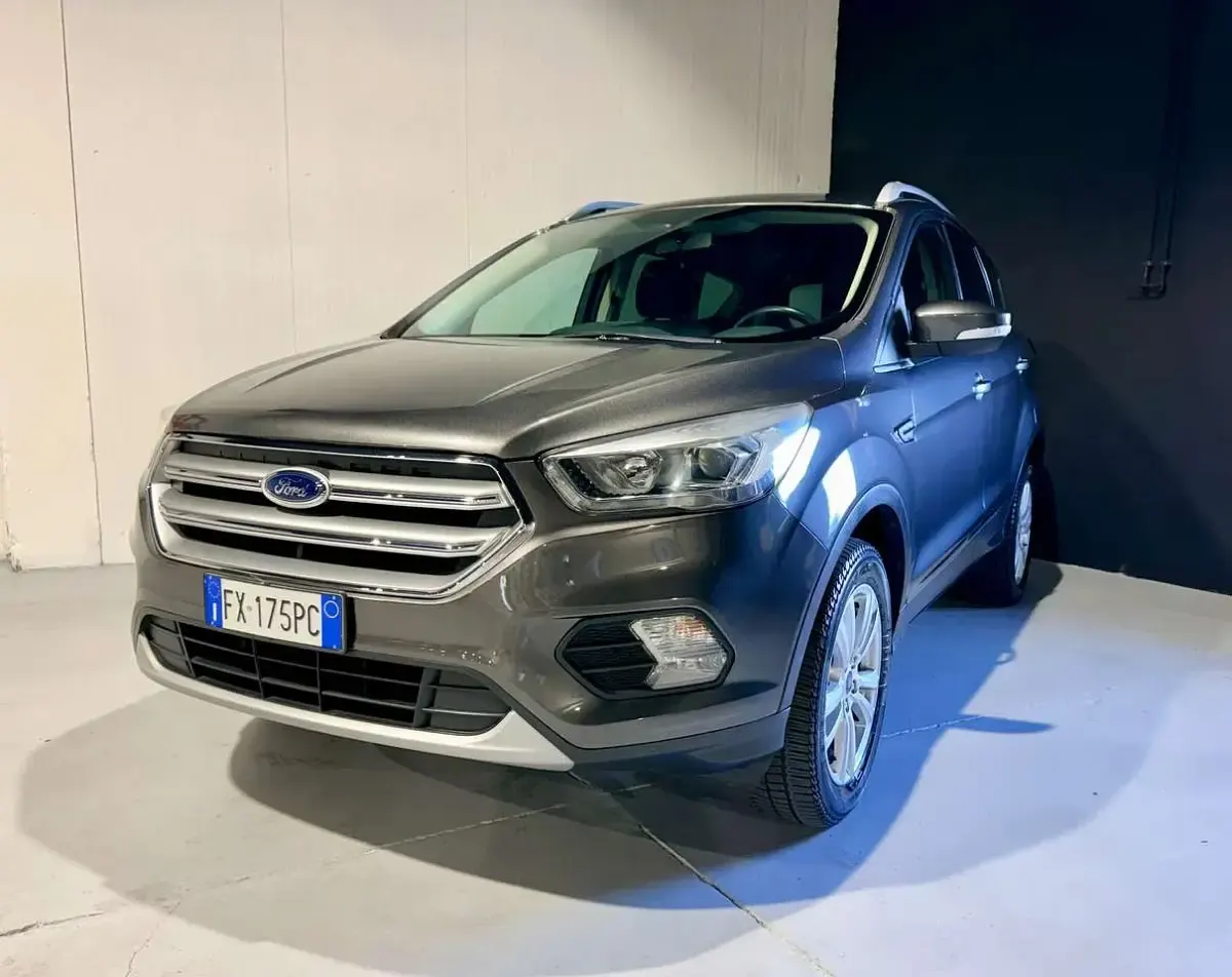 Usata Ford Kuga ST-Line 120 CV (88 kW) 2019 Grigio SUV