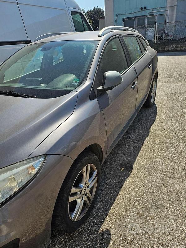 Usata Renault Mégane GrandTour 110 CV (80 kW) 2013 Grigio Station wagon