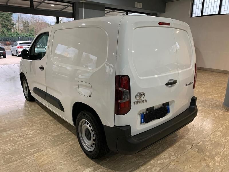 Usata Toyota Proace City Active 101 CV (74 kW) 2022 Bianco Monovolume