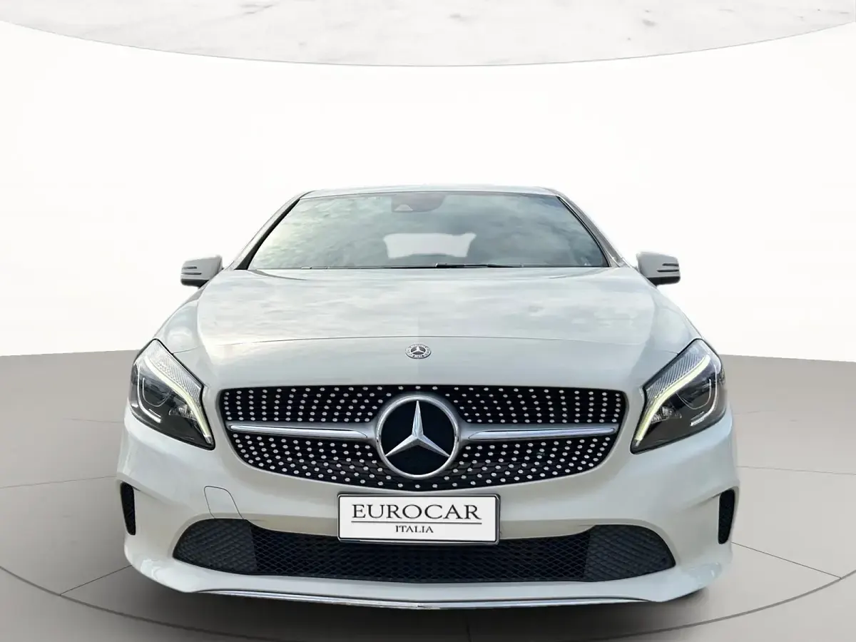 Usata Mercedes A180 Business 109 CV (80 kW) 2017 Bianco Berlina