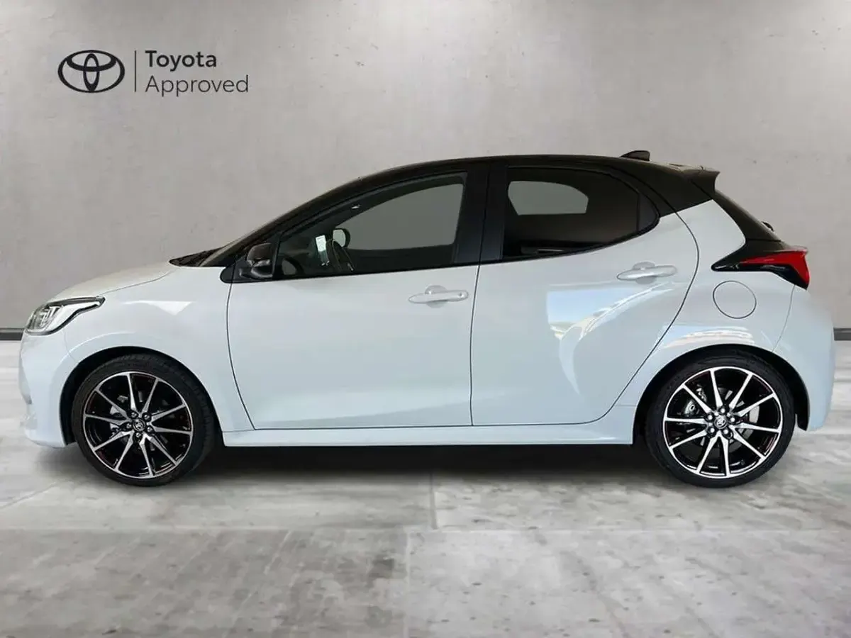 Usata Toyota Yaris Hybrid Sport 116 CV (85 kW) 2023 Grigio Monovolume