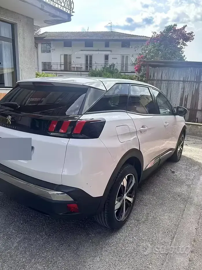 Usata Peugeot 3008 GT-line 120 CV (88 kW) 2019 Bianco SUV