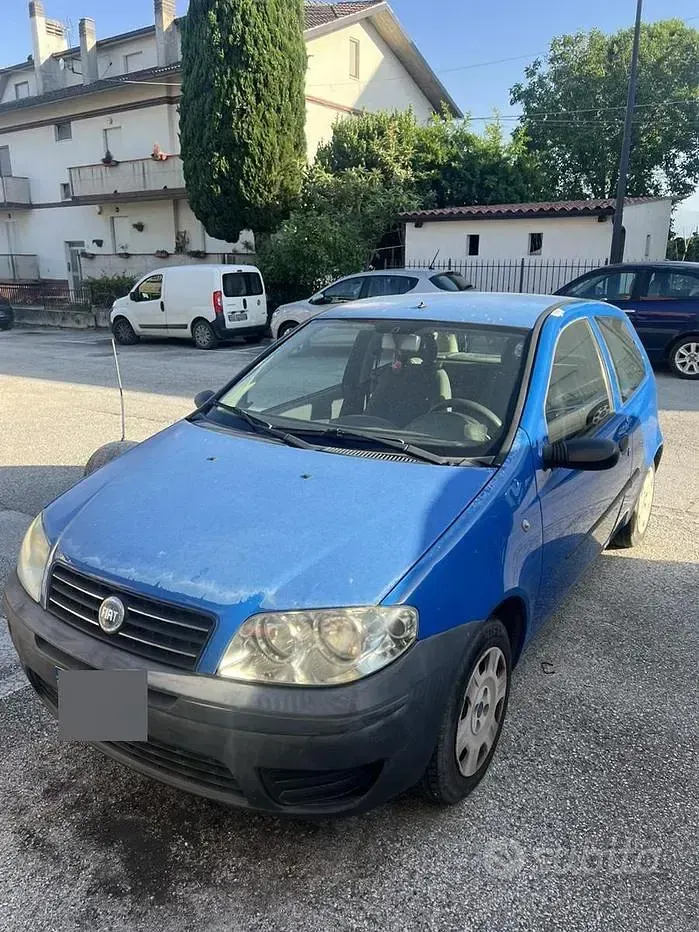 Usata Fiat Punto 60 CV (44 kW) 2005 Bluazzurro Utilitaria