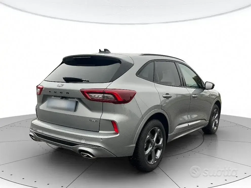 Usata Ford Kuga ST-Line 151 CV (111 kW) 2024 Grigio daytona SUV
