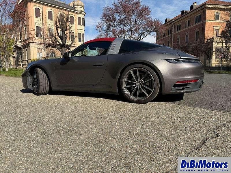 Usata Porsche 911 Targa 4 385 CV (283 kW) 2023 Grigio scuro Cabrio