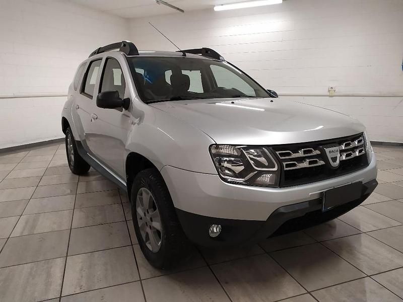 Usata Dacia Duster Lauréate 110 CV (80 kW) 2016 Grigio SUV